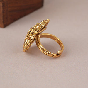 Stunning plain antique gold finger ring