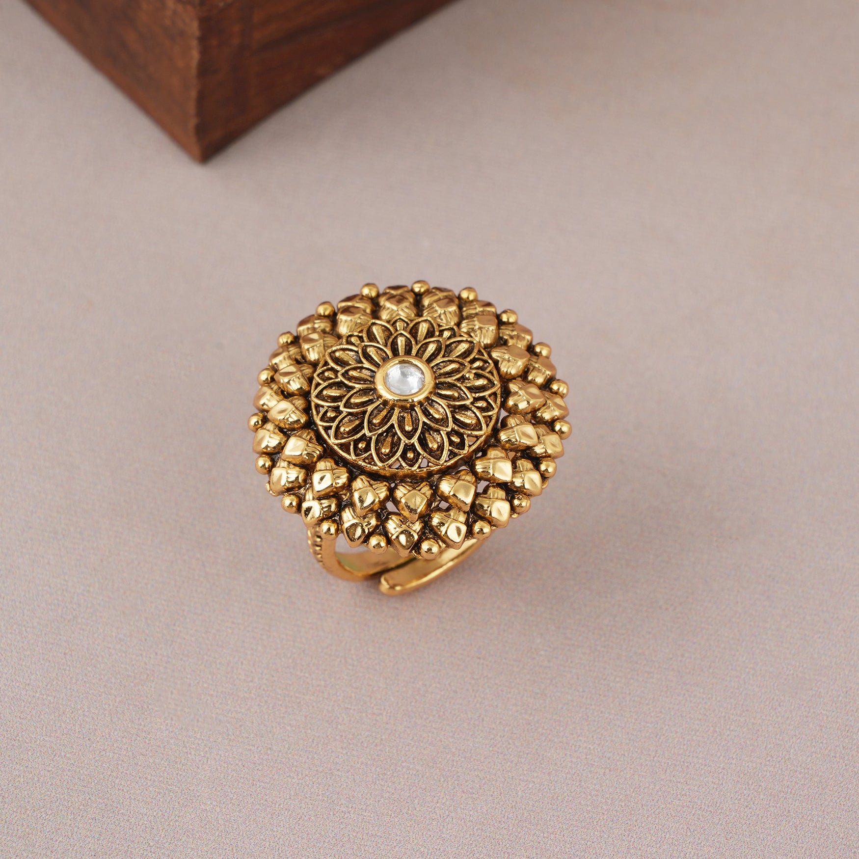 Stunning plain antique gold finger ring