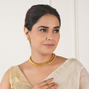 Cute antique gold plain necklace set with stud earring