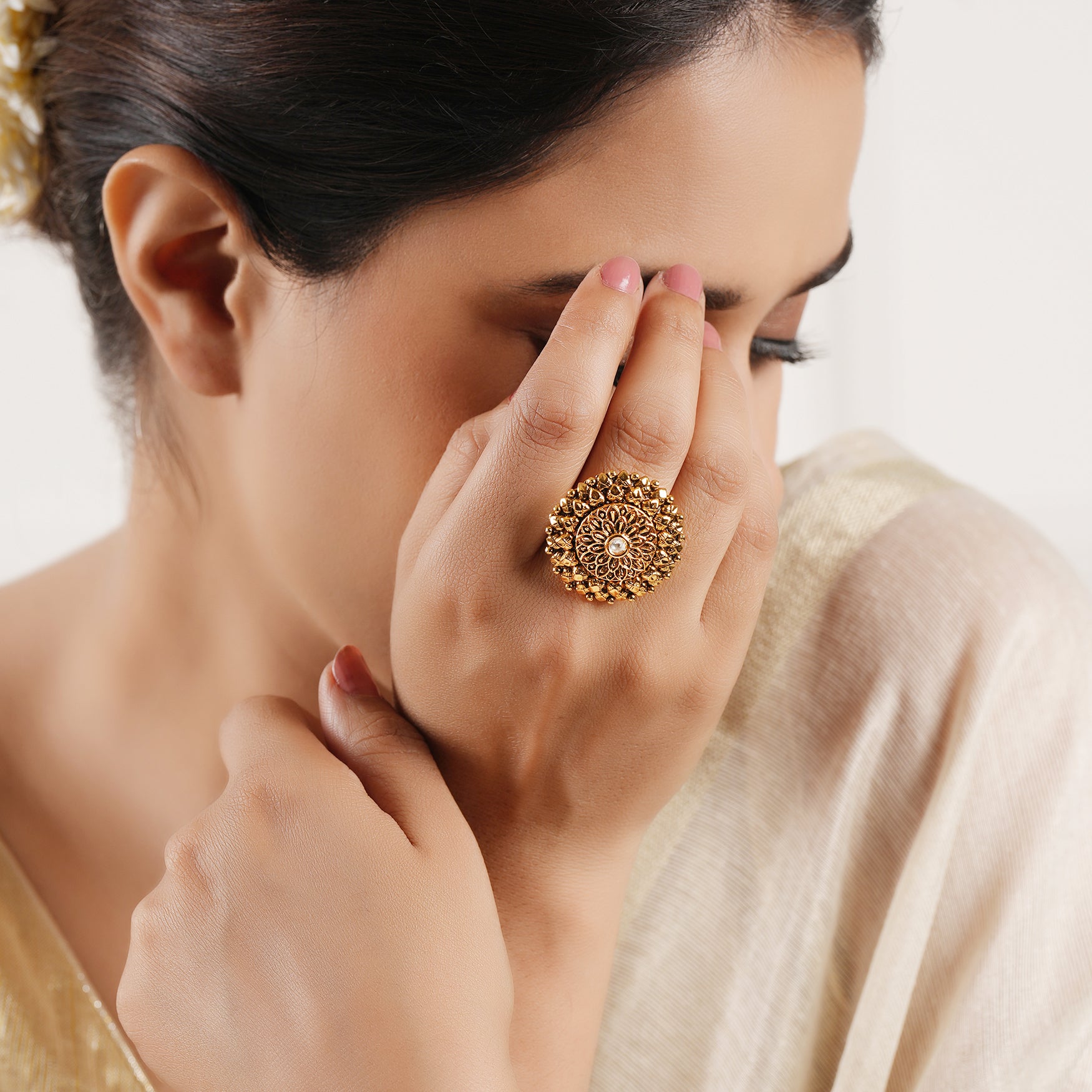 Stunning plain antique gold finger ring