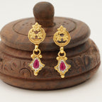 Sleek antique gold necklace set