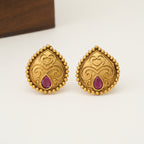 Stunning pear shape antique gold pendant set