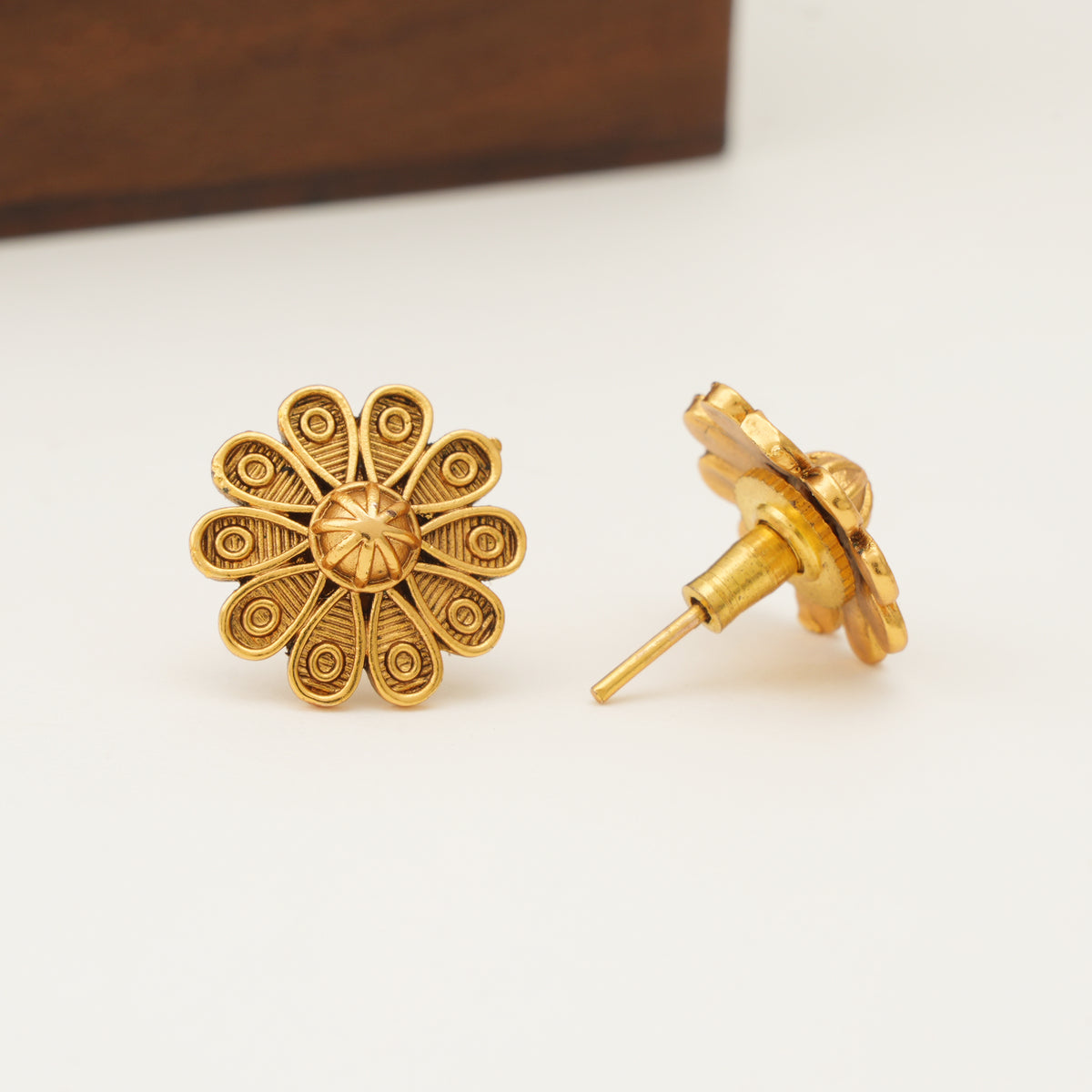 Amazing antique gold floral pendant set