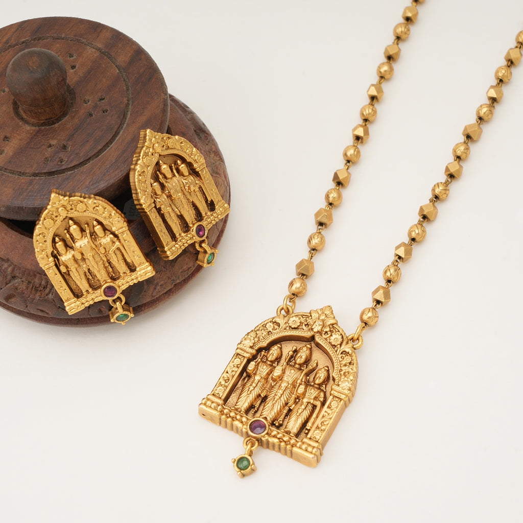 Stunning antique gold ram sita pendant set