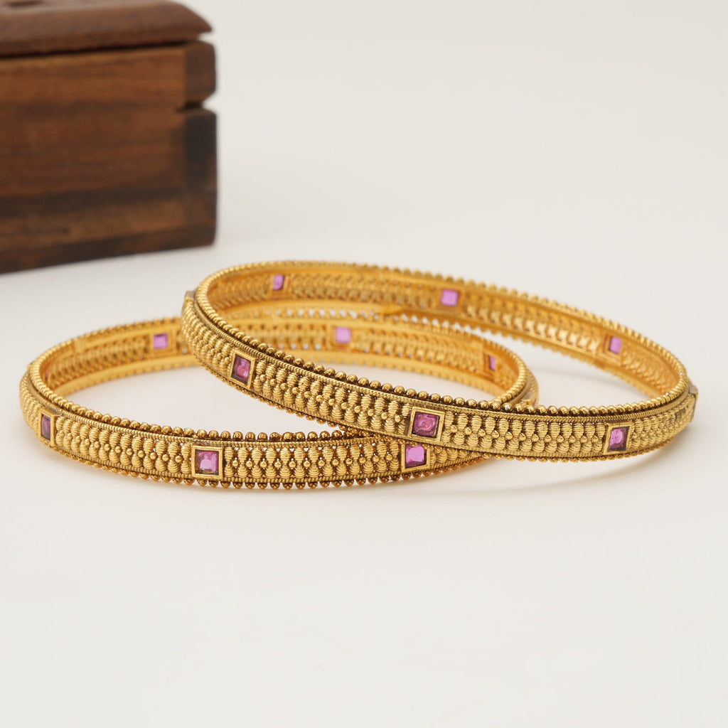 Stunning stone antique gold bangle set