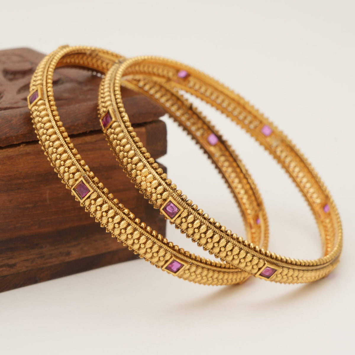 Stunning stone antique gold bangle set