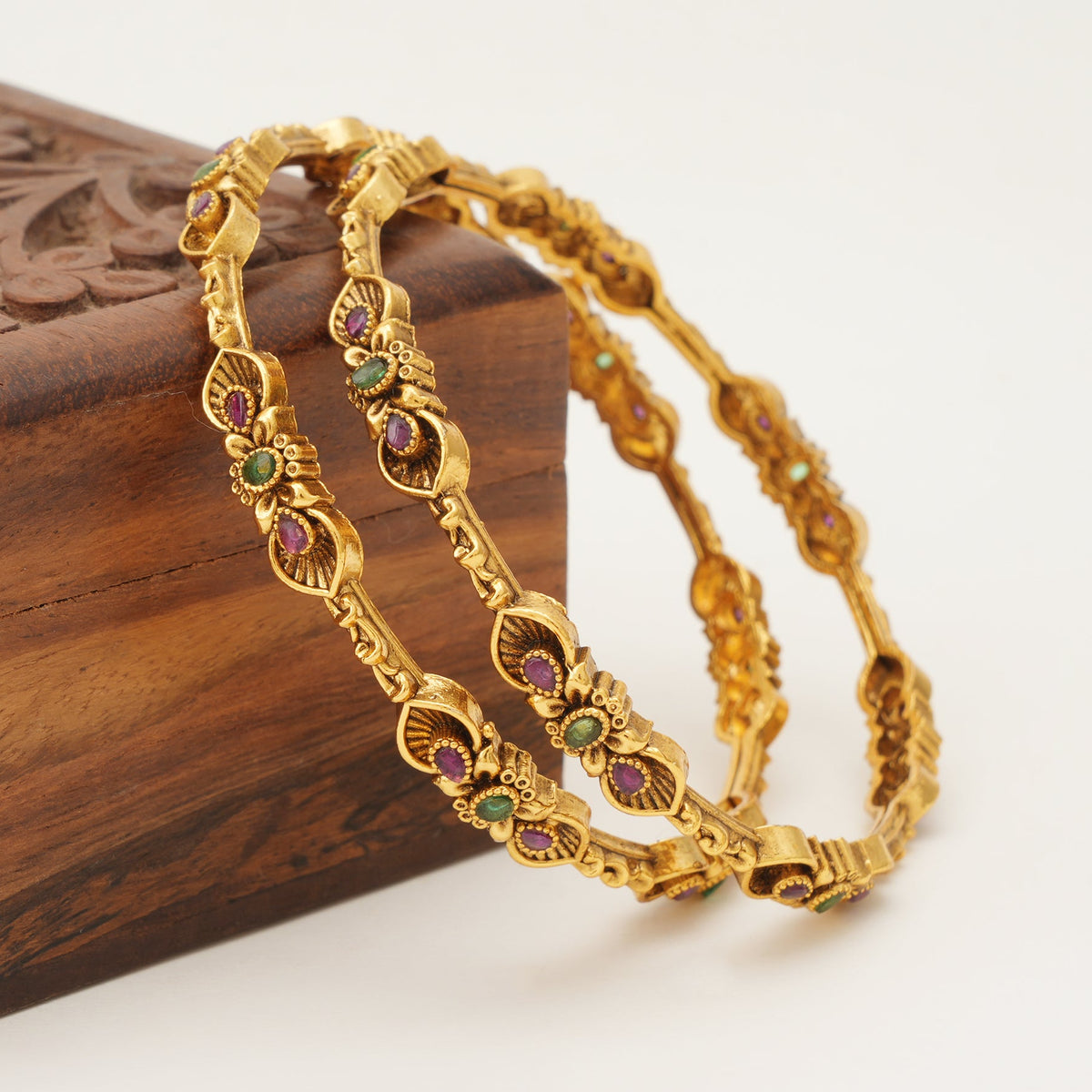 Beautiful stone antique gold bangle set
