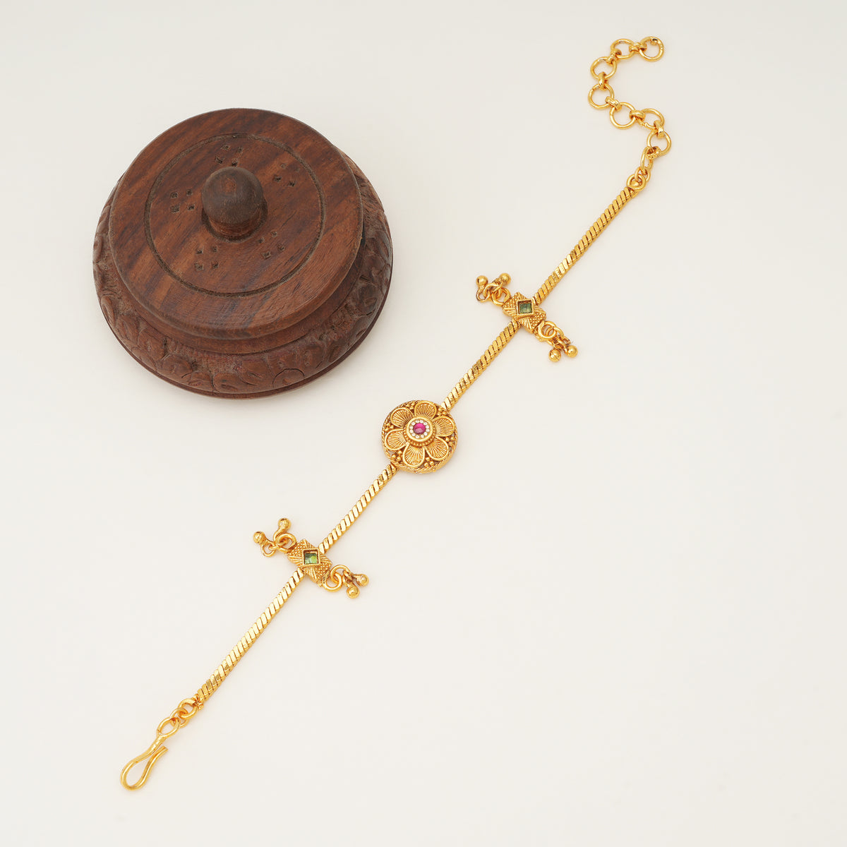 Beautiful floral antique gold bracelet