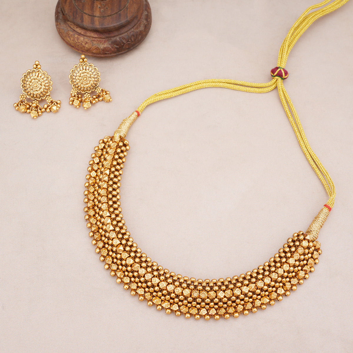 Stunning antique gold necklace set