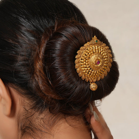 Stunning gold plated round phool choti