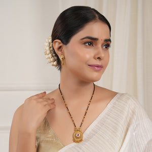 Stunning delicate antique gold mangalsutra set