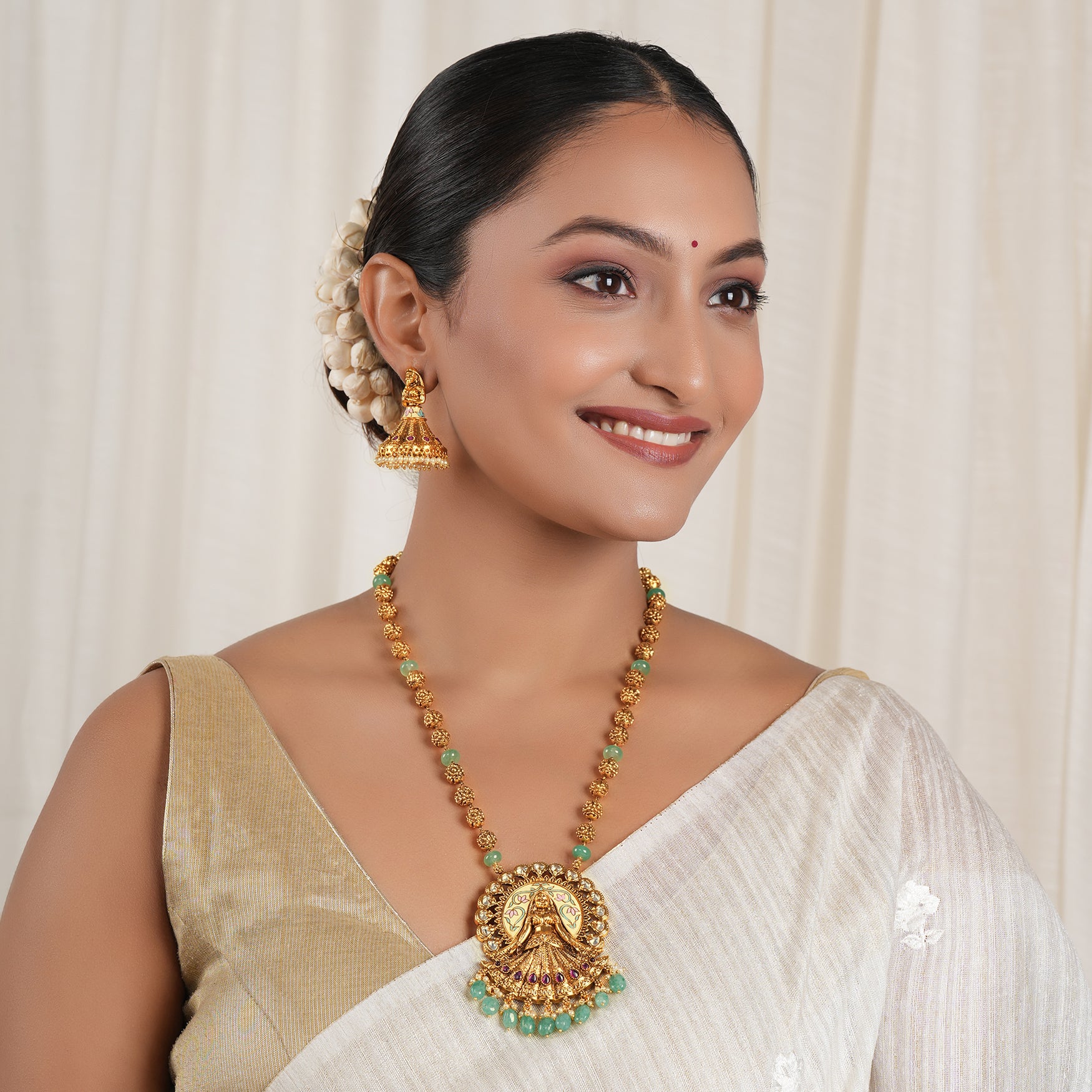 Stunning antique gold long dulhan stone necklace set