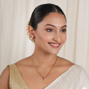 Delicate floral antique gold stone pendant necklace set