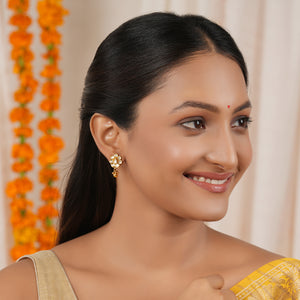 Cute antique gold kundan earring