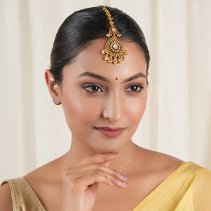 Beautiful antique gold kundan maangtika