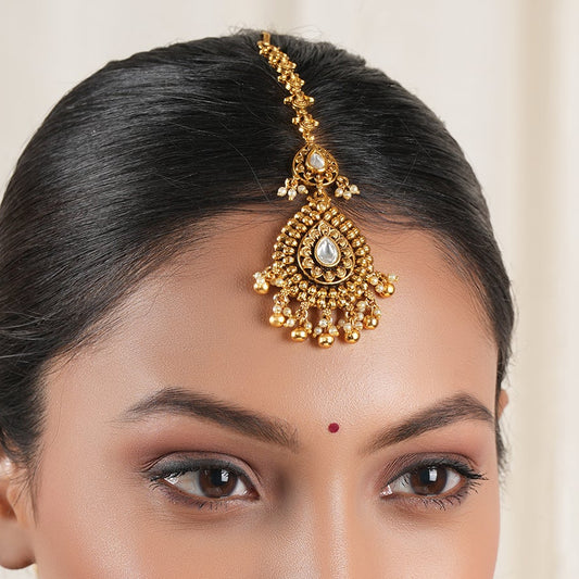 Beautiful antique gold kundan maangtika