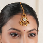 Beautiful antique gold kundan floral maagtika