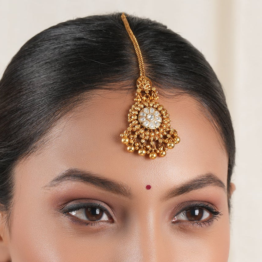 Beautiful antique gold kundan floral maagtika