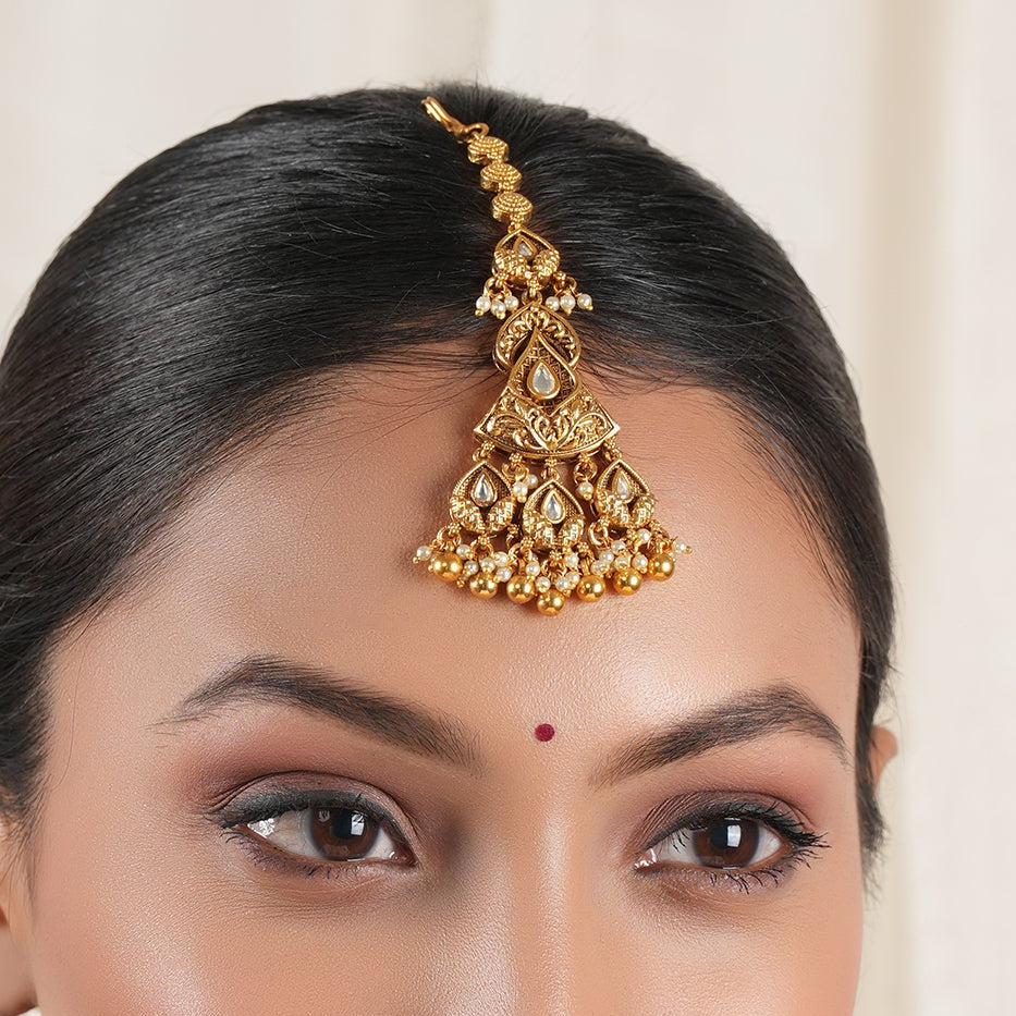 Stunning long antique gold kundan maangtika