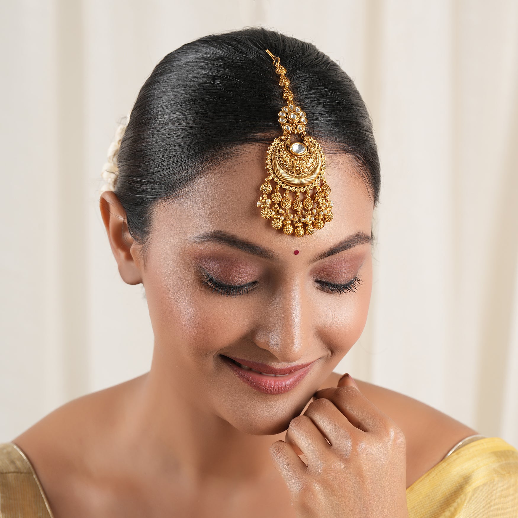 Stunning bold antique gold kundan maagtika