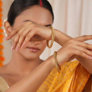 Stunning plain antique gold bangle set