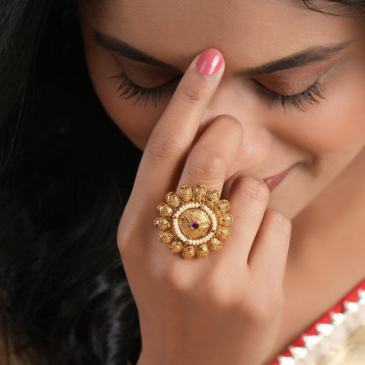 Delicate floral antique gold stone adjustable finger ring