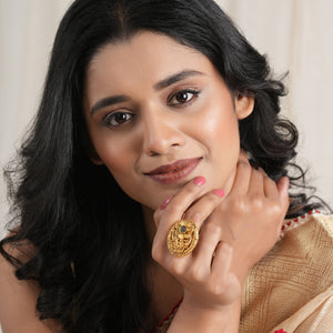 Beautiful oval yellow gold stone finger ring