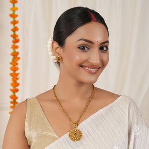 Stunning bold antique gold plated pendant set