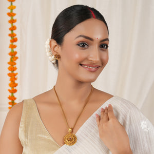 Antique gold plated floral pendant set