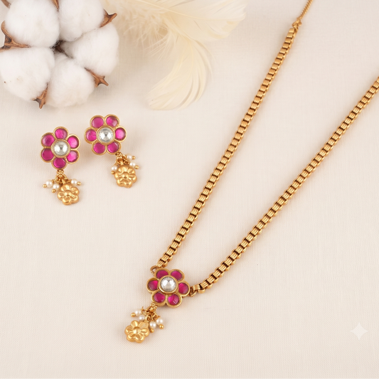 Delicate floral antique gold stone pendant necklace set