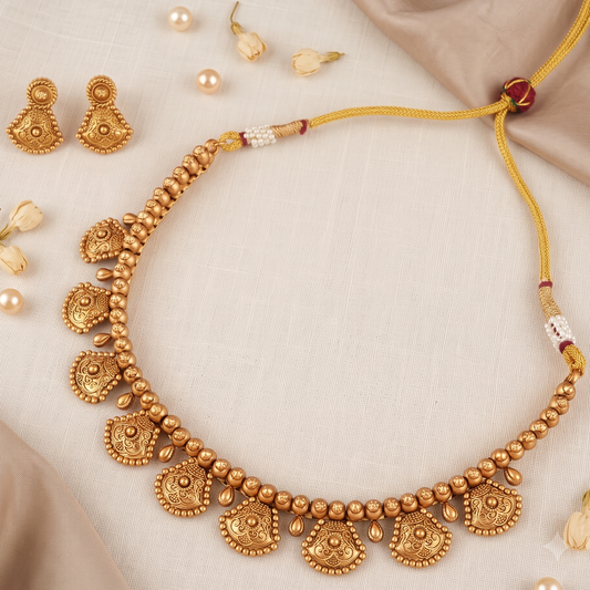 Stunning carved plain antique gold necklace set