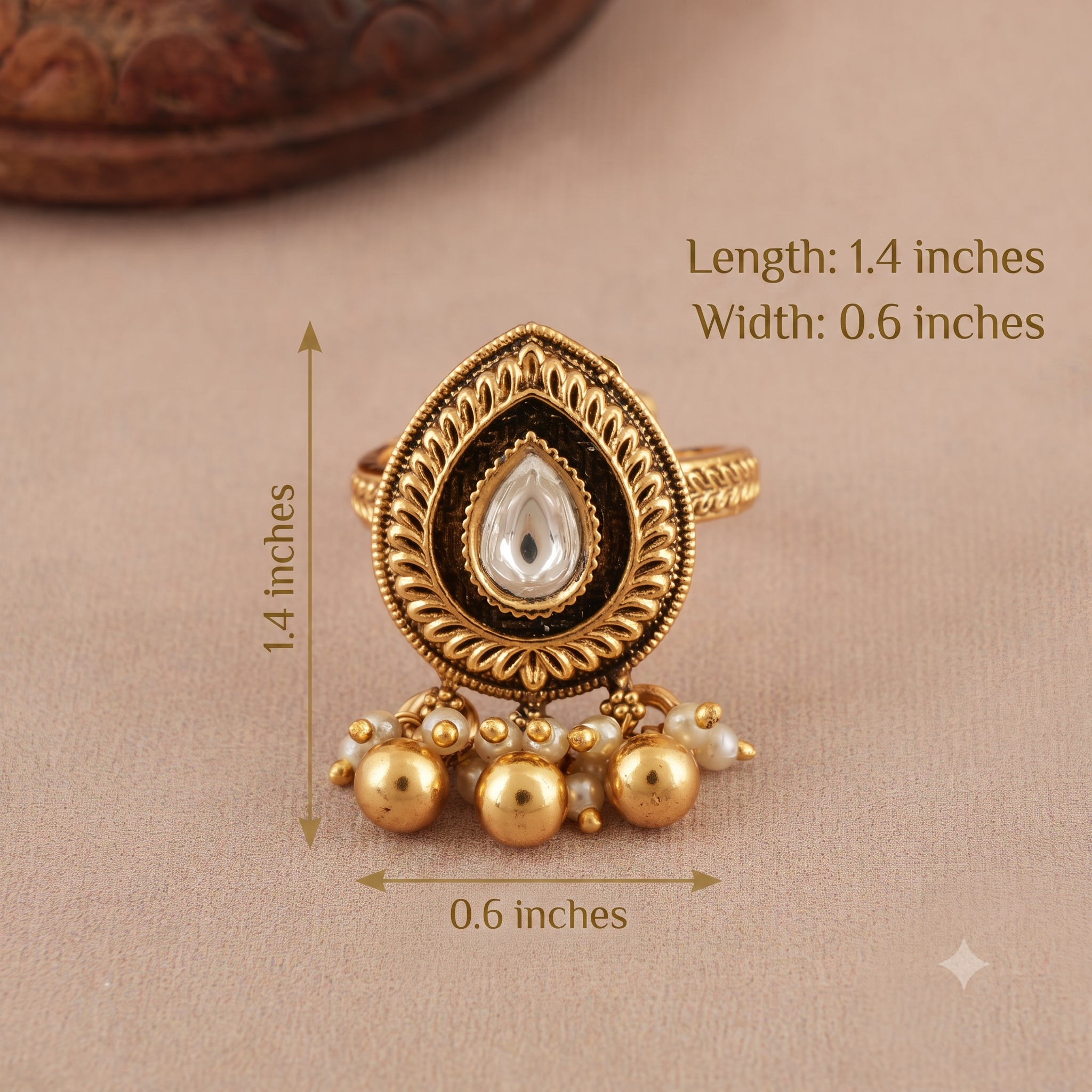 Stunning kundan antique gold finger ring