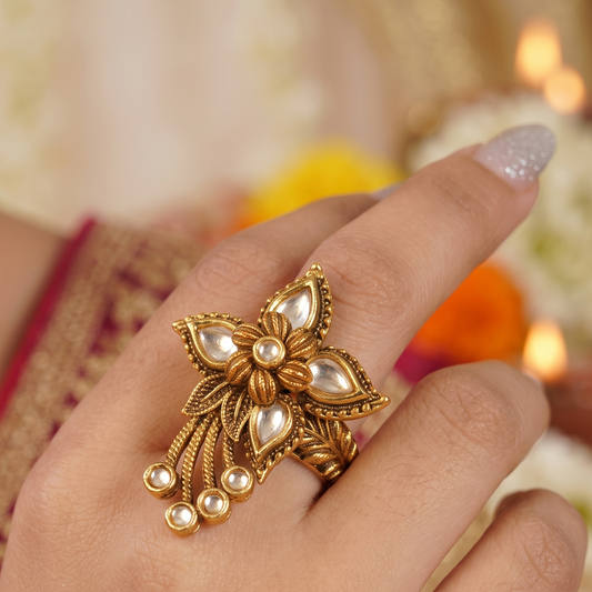 Gorgeous antique gold kundan adjustable finger ring
