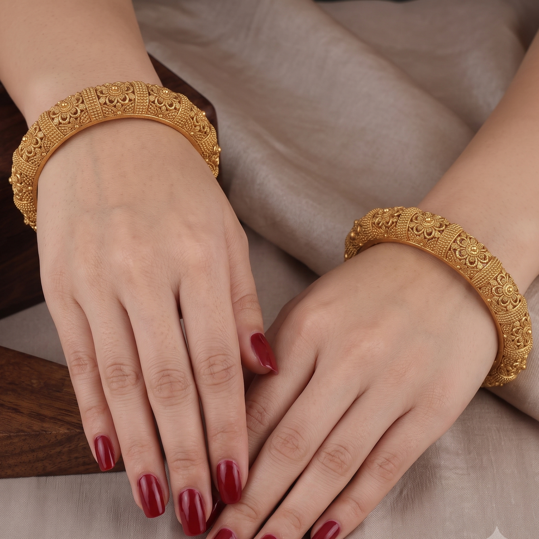 Beautiful Antique gold plated floral intricate bangle set