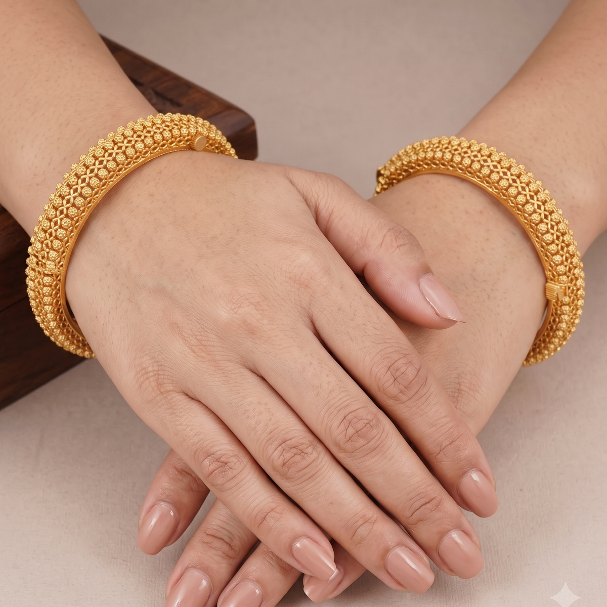 Stunning plain antique gold bangle set