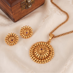 Beautiful floral antique gold pendant set with earring