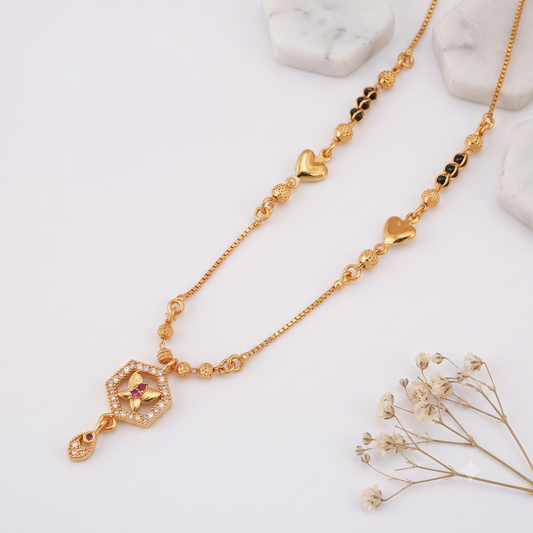 Beautiful gold plated heart mangalstura