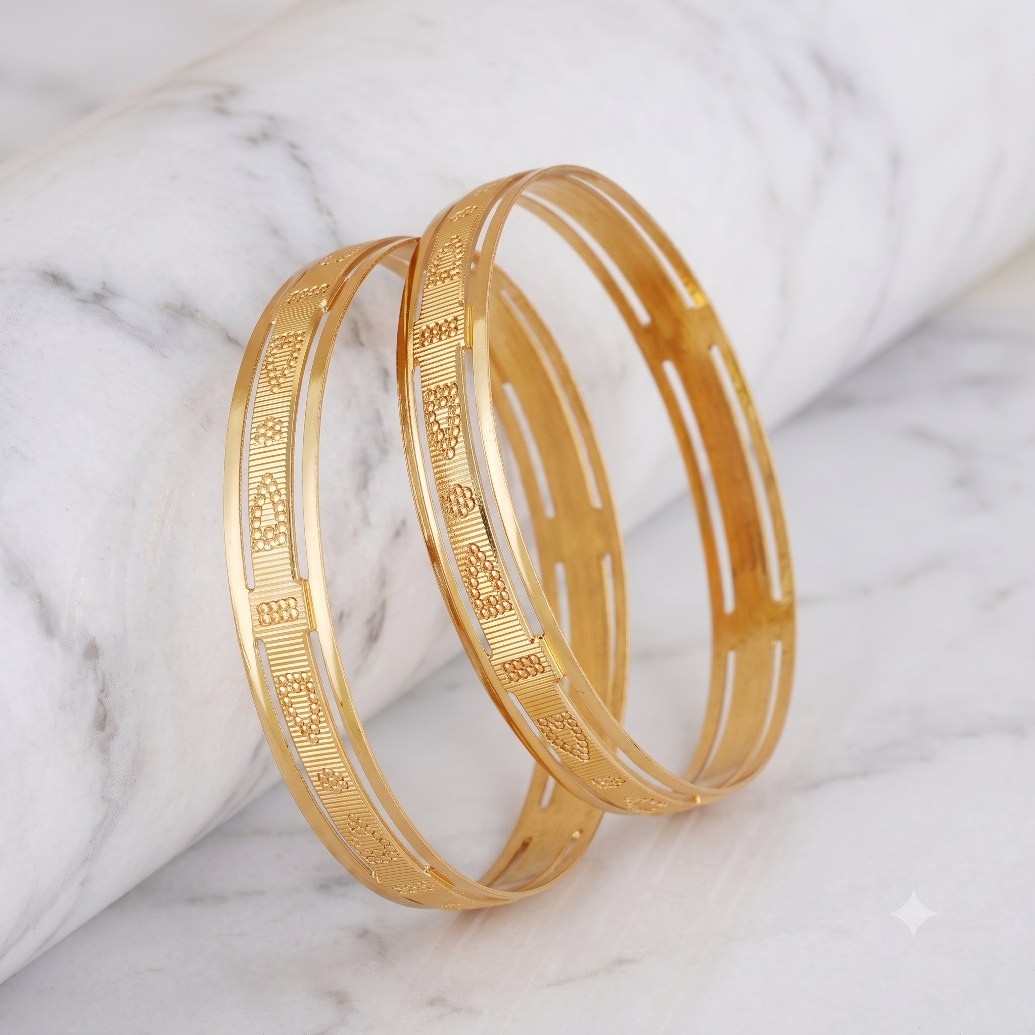 Elegant plain gold plated bangle set