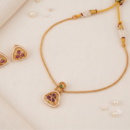 Elegant stone antique gold necklace set