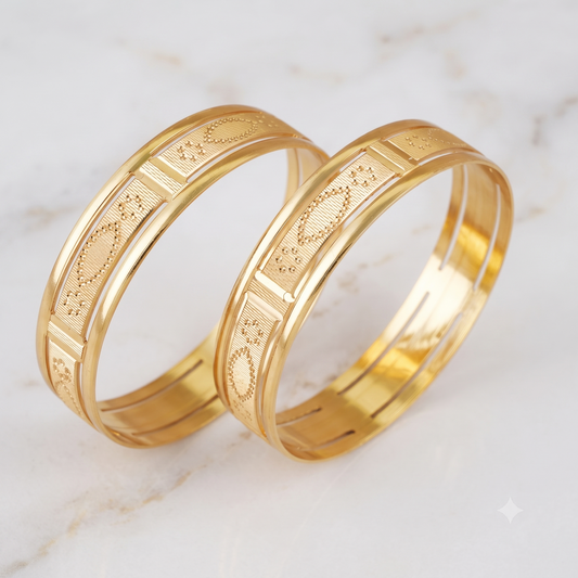 Broad gold plated pannel bangle set