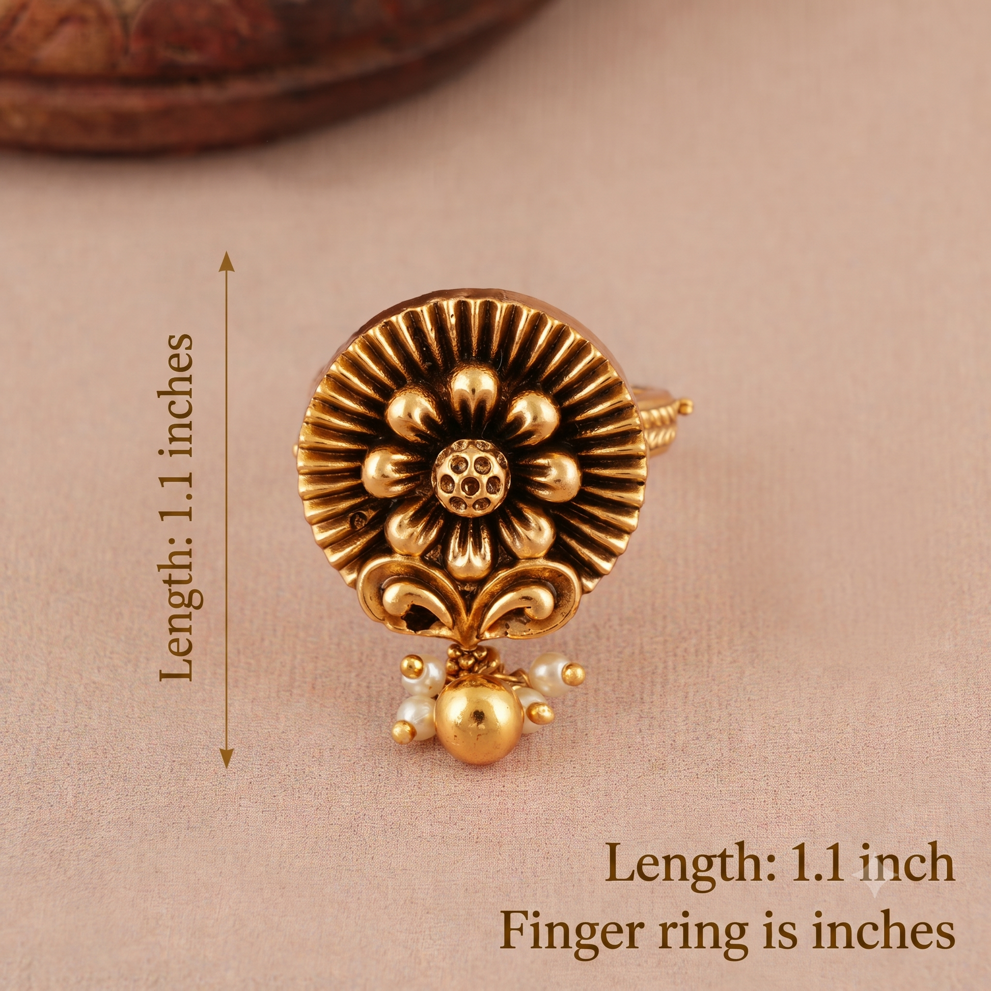 Elegant sleek floral antique gold finger ring