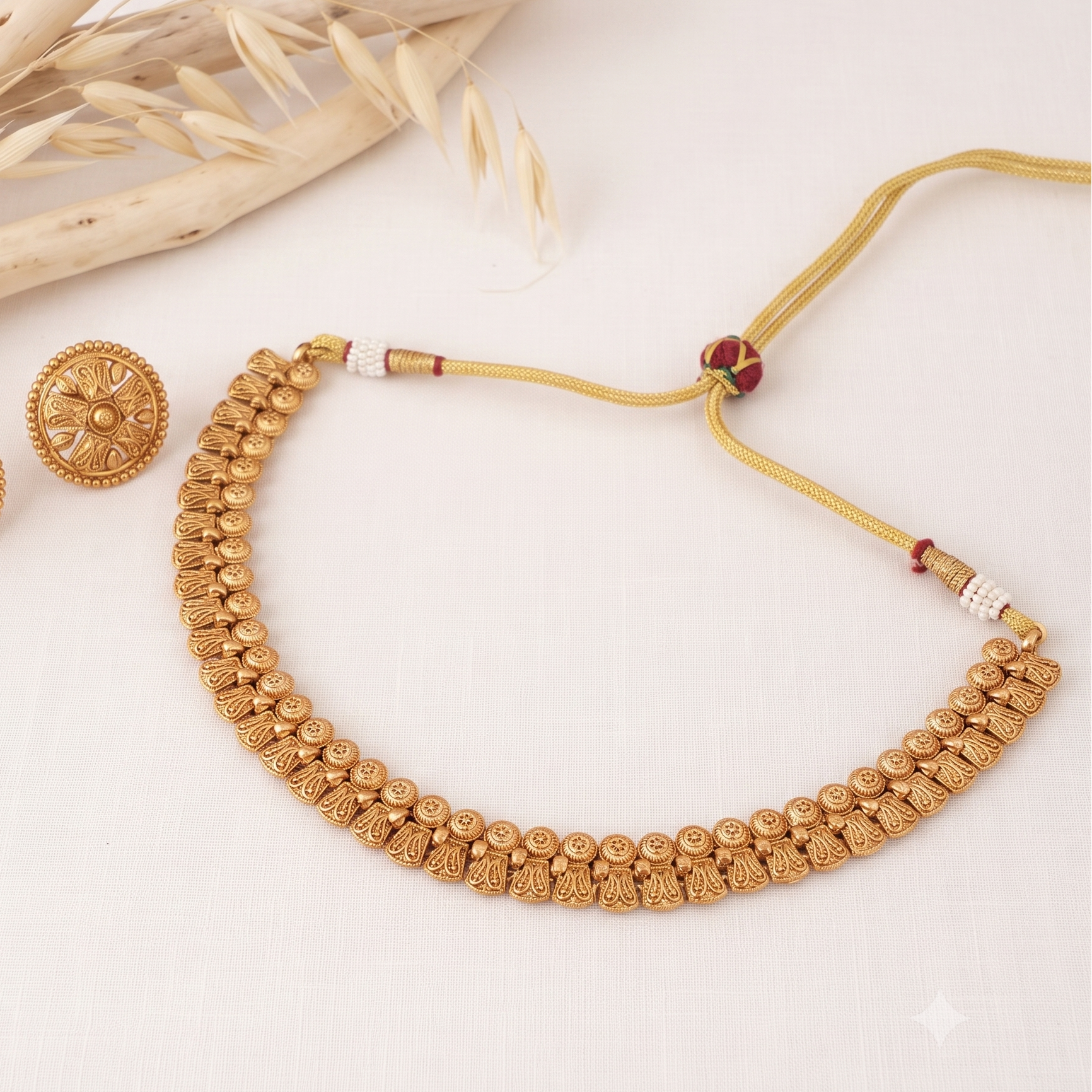 Plain traditional antique gold necklace set