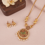 Beautiful elegant gold stone pendant set