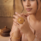 Traditional antique gold round floral finger ring