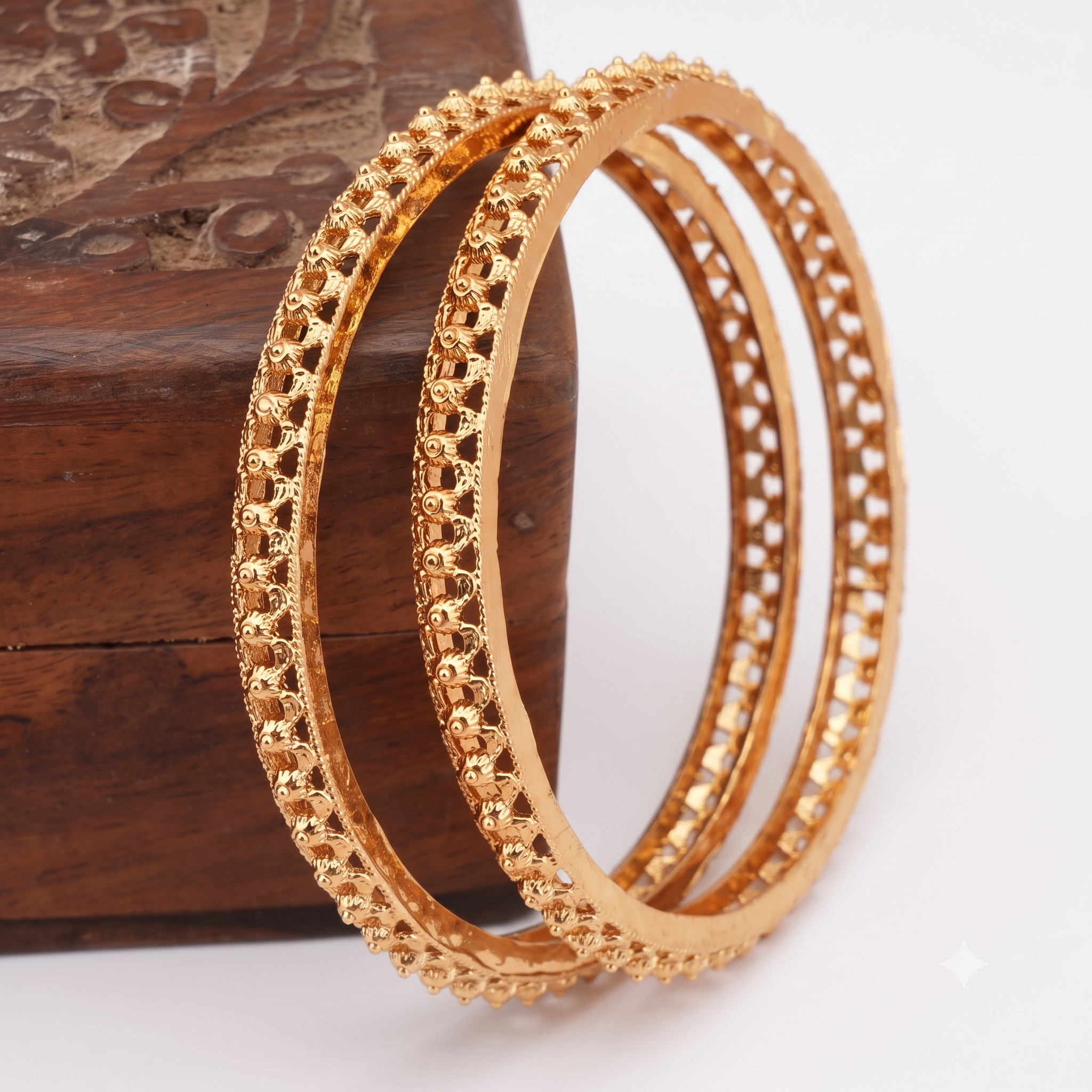 Elegant plain antique gold bangle set