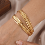 Gold plated plain carved bangle set