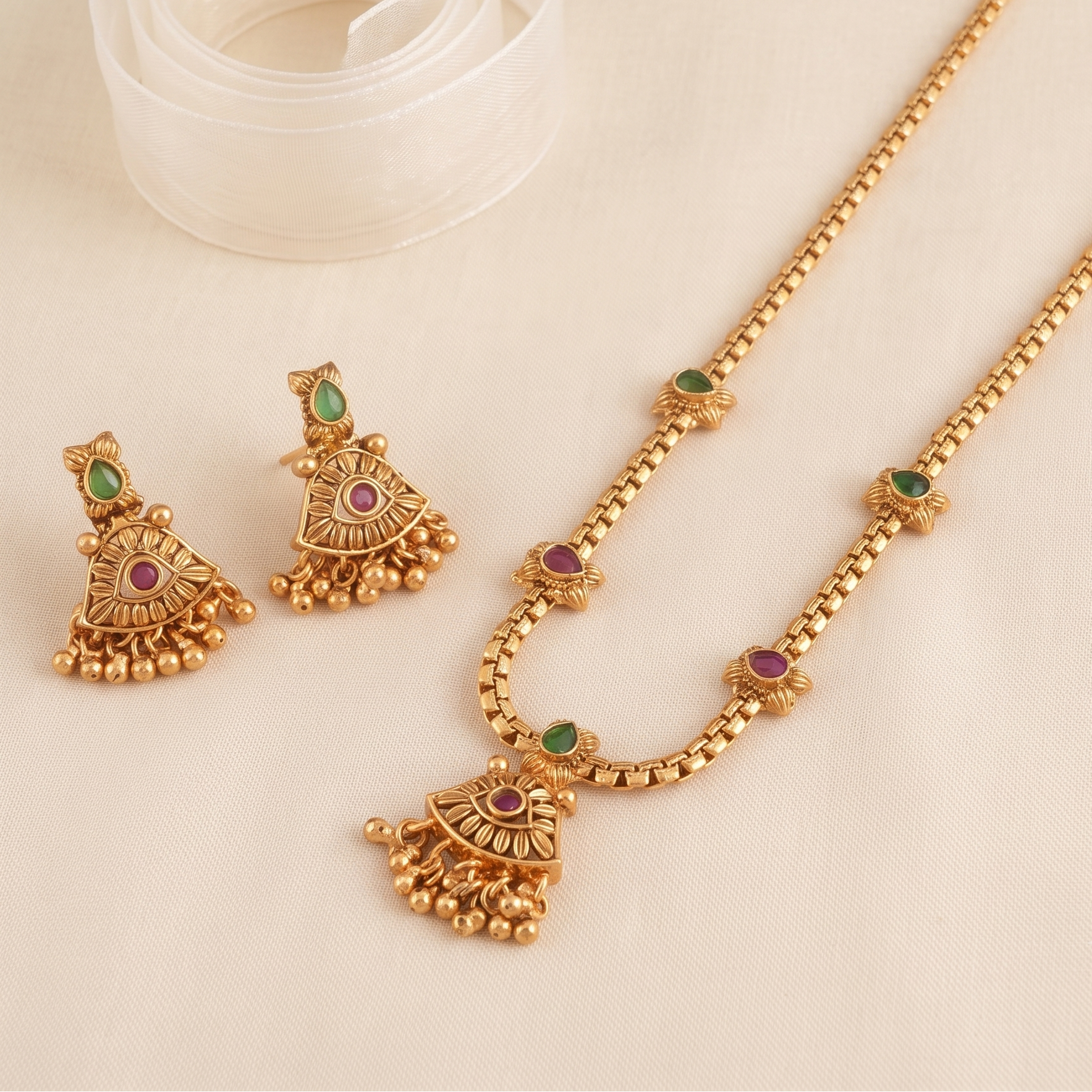 Cute antique gold stone delicate necklace set