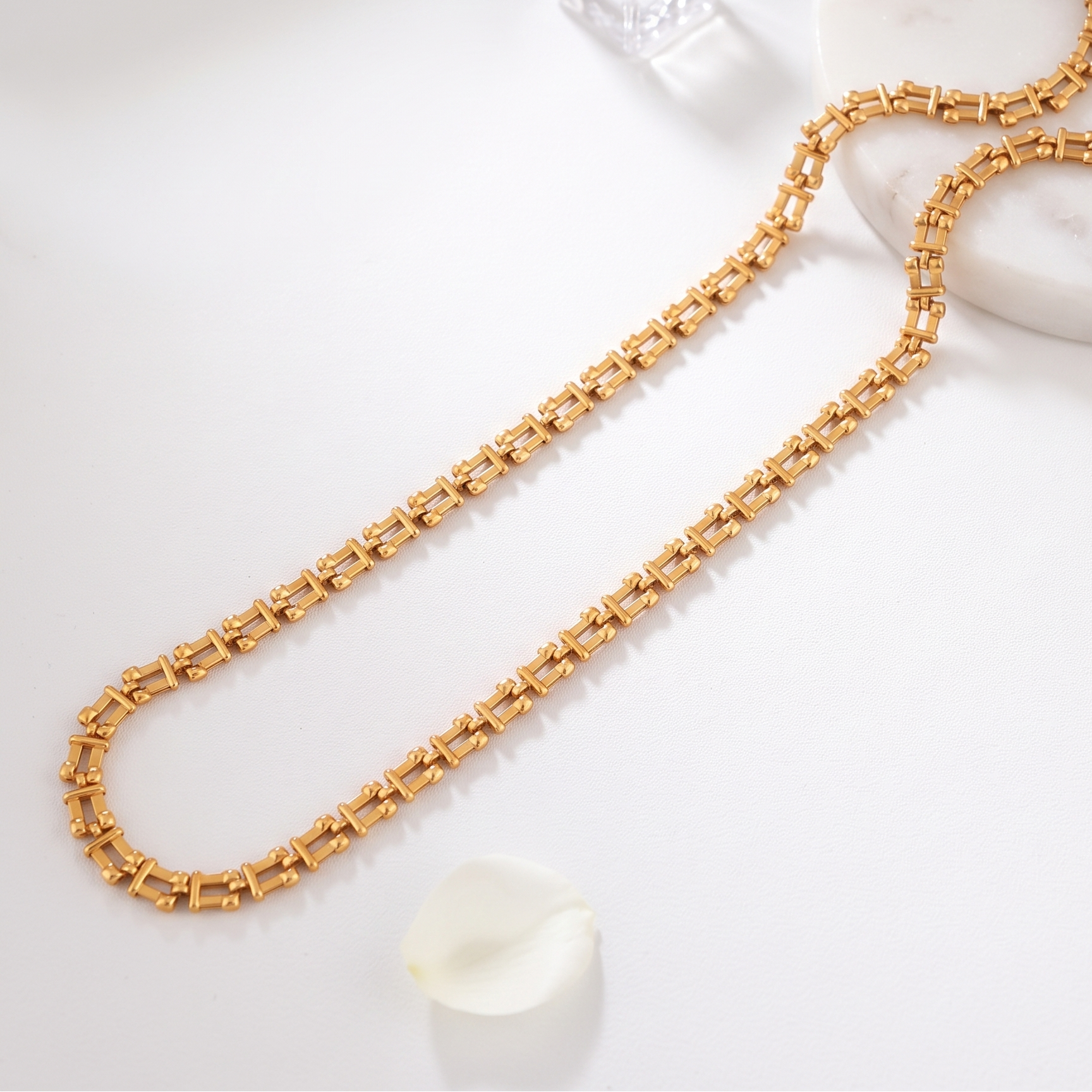 Cute antique gold plated curb chain