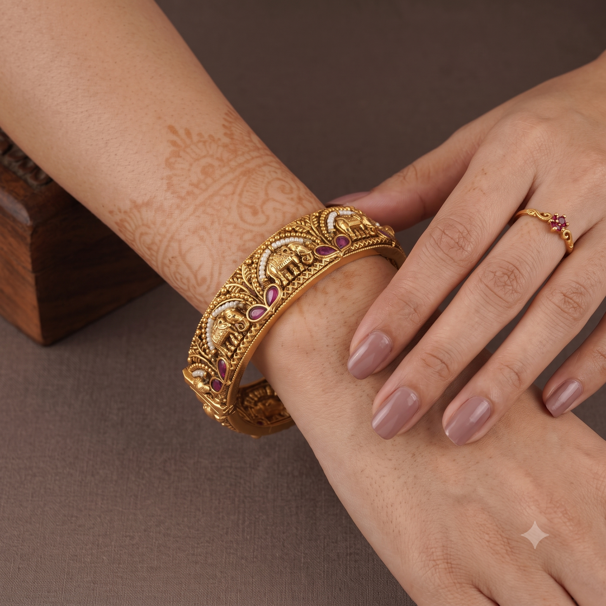 Openable stunning antique gold pearl kada