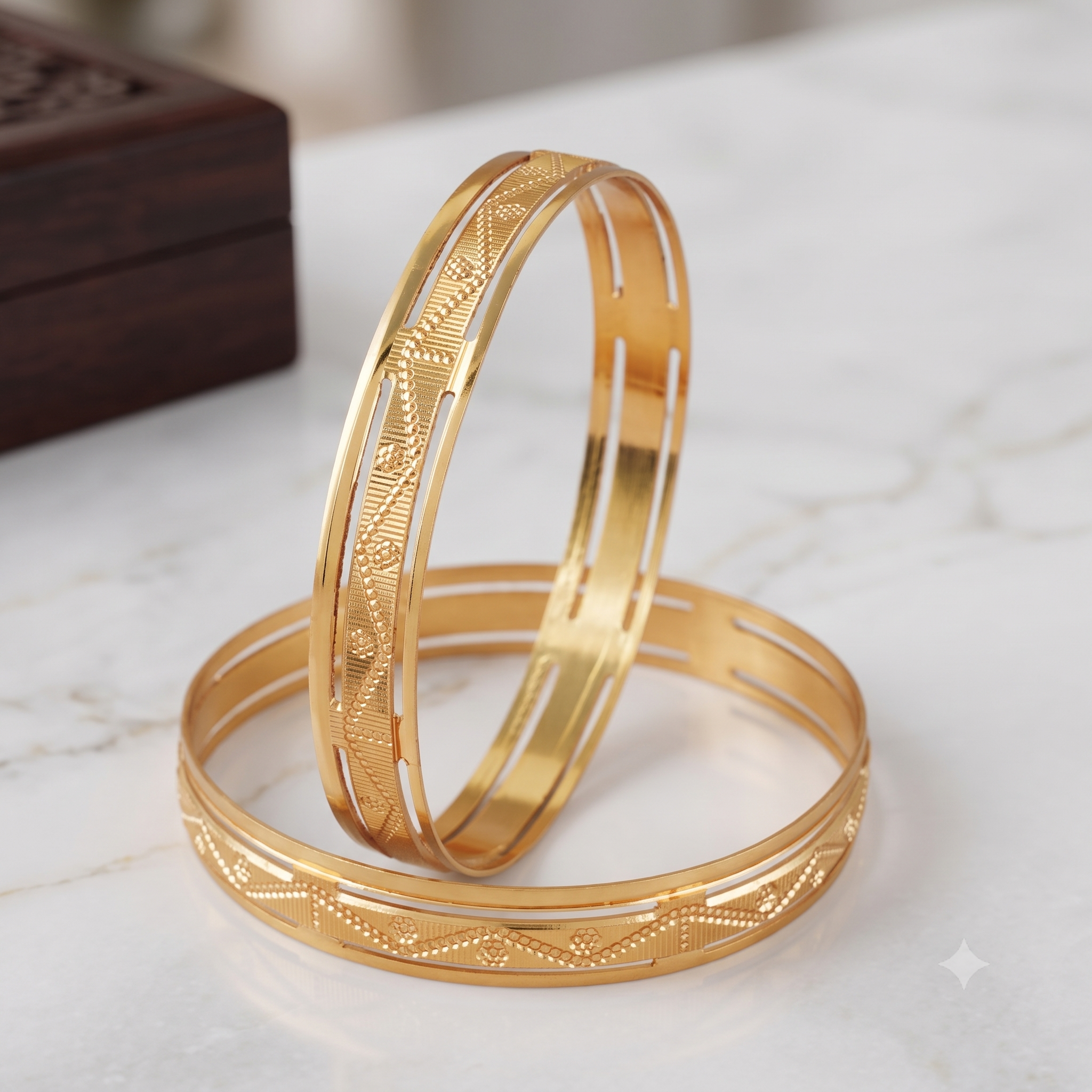 Gold plated plain carved bangle set
